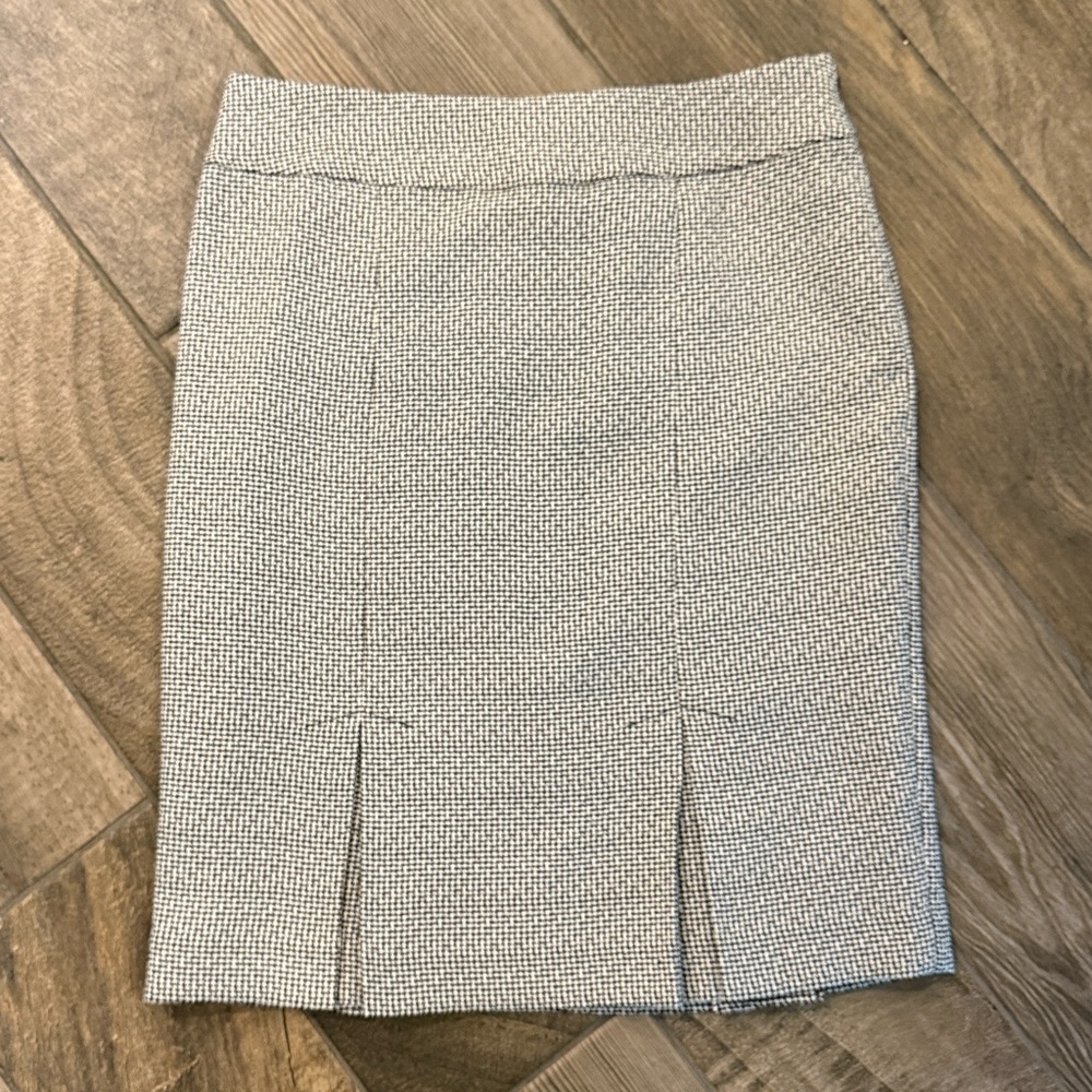 Kasper Tweed Pencil Skirt Size 10 Black White Career Classic Pleated Hem - Picture 4 of 13